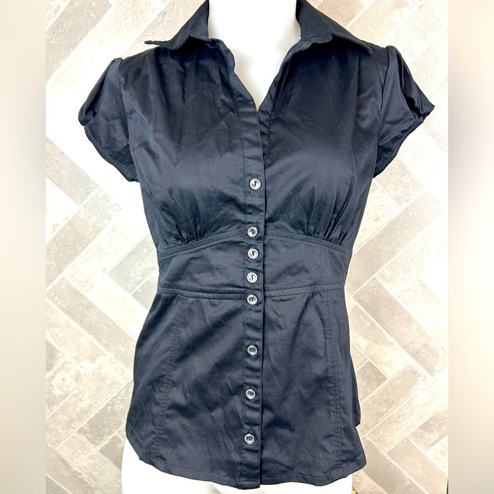 Banana republic black stretch fitted button down woman’s top size 4